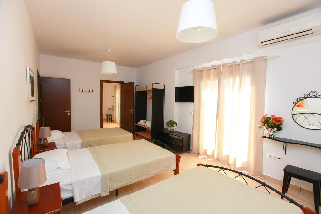 Kallisti Apartments Skiathos Town Room photo