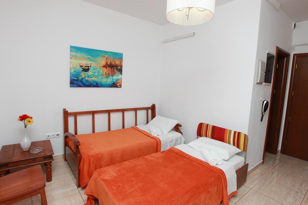 Kallisti Apartments Skiathos Town Room photo