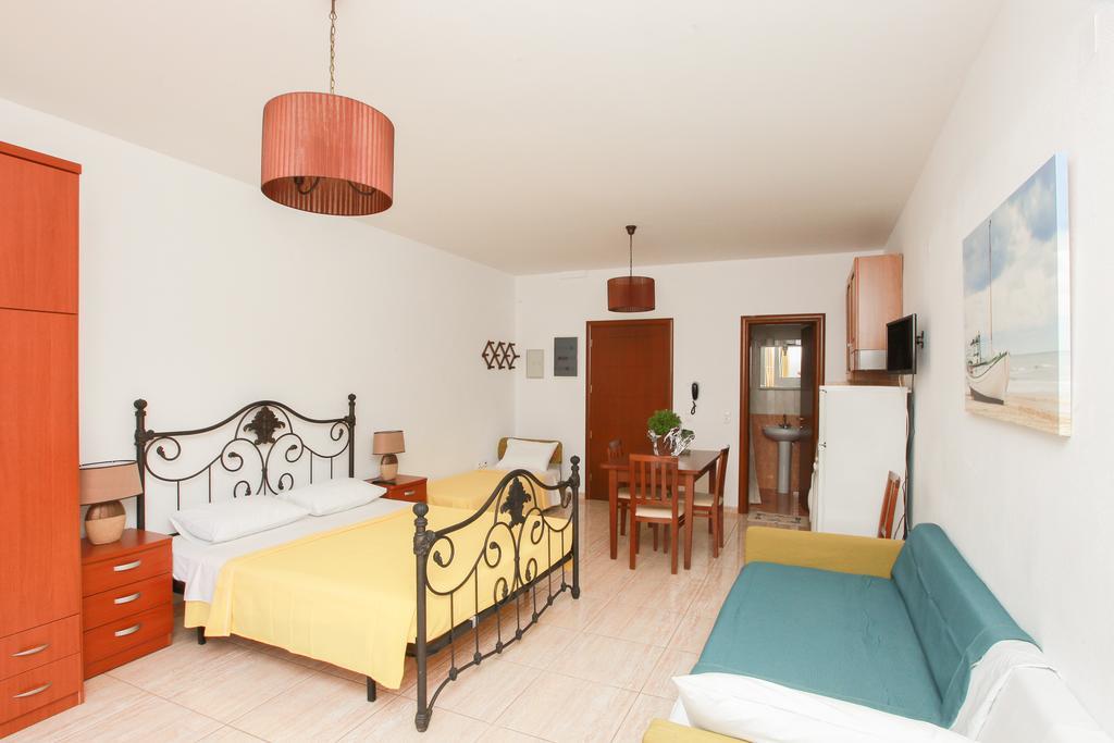 Kallisti Apartments Skiathos Town Room photo