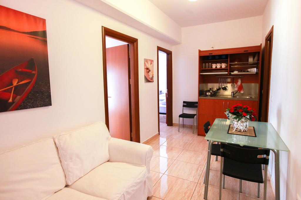 Kallisti Apartments Skiathos Town Room photo