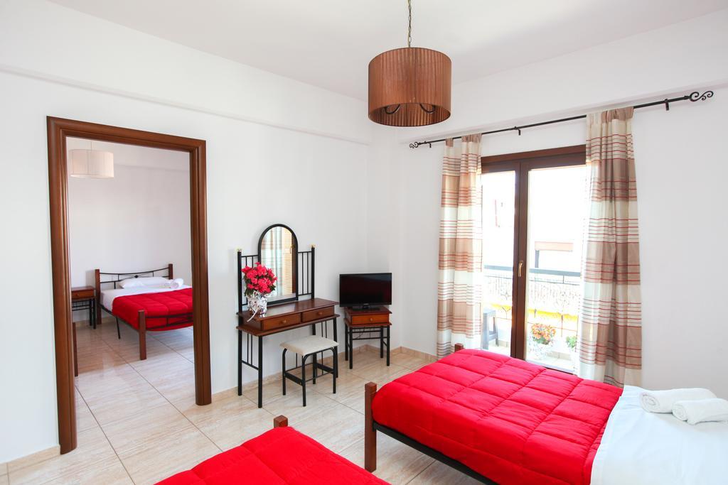 Kallisti Apartments Skiathos Town Room photo